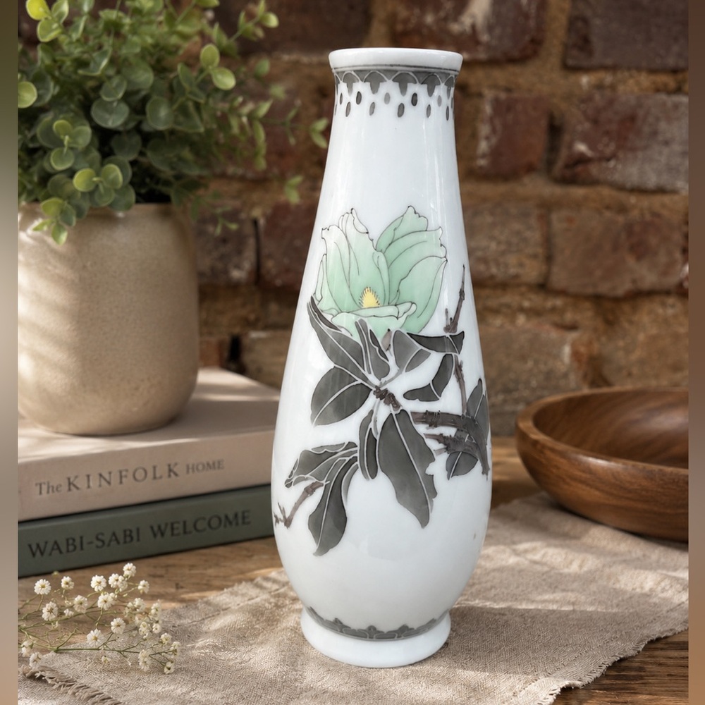 Guoguang Vase Fine China Bud Floral (Style: Japanese & Art Nouveau) 8.5”
